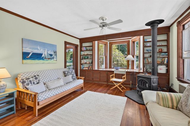 62 School Street, Woods Hole, MA 02543