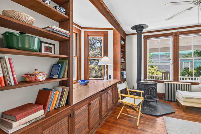 62 School Street, Woods Hole, MA 02543