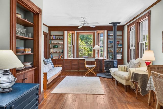 62 School Street, Woods Hole, MA 02543