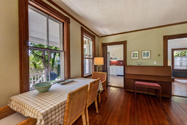 62 School Street, Woods Hole, MA 02543