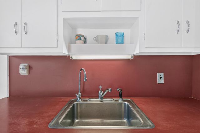 62 School Street, Woods Hole, MA 02543