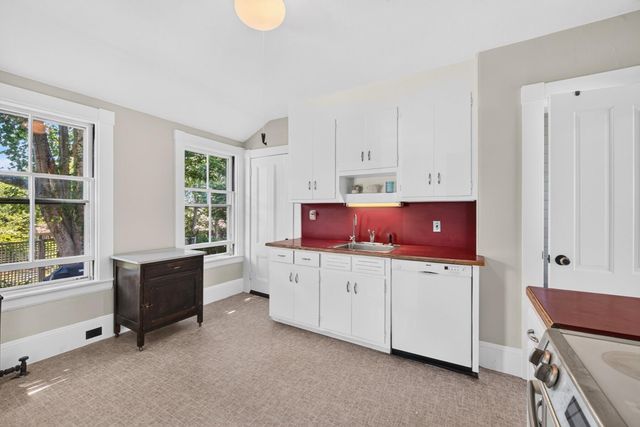 62 School Street, Woods Hole, MA 02543