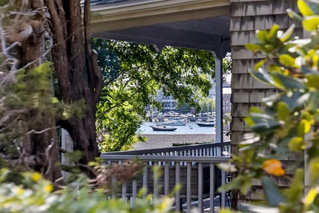 62 School Street, Woods Hole, MA 02543