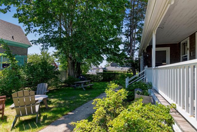 62 School Street, Woods Hole, MA 02543