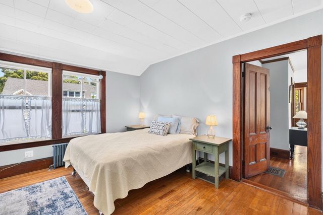 62 School Street, Woods Hole, MA 02543