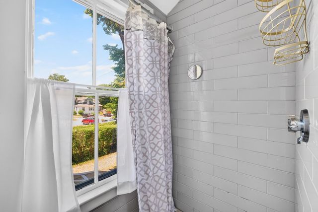62 School Street, Woods Hole, MA 02543