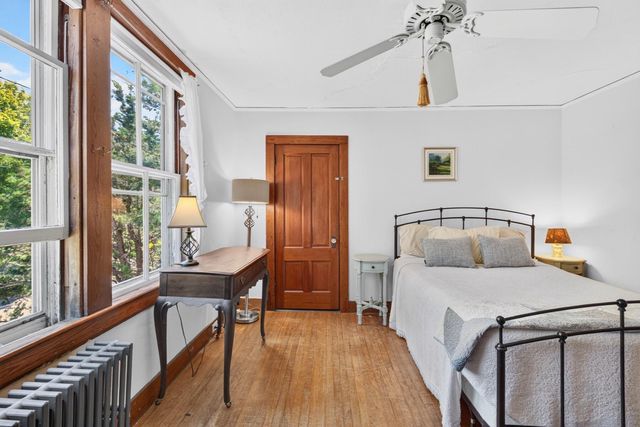 62 School Street, Woods Hole, MA 02543