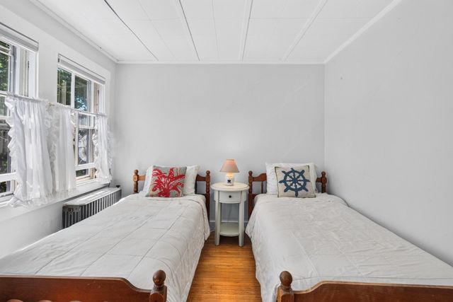 62 School Street, Woods Hole, MA 02543