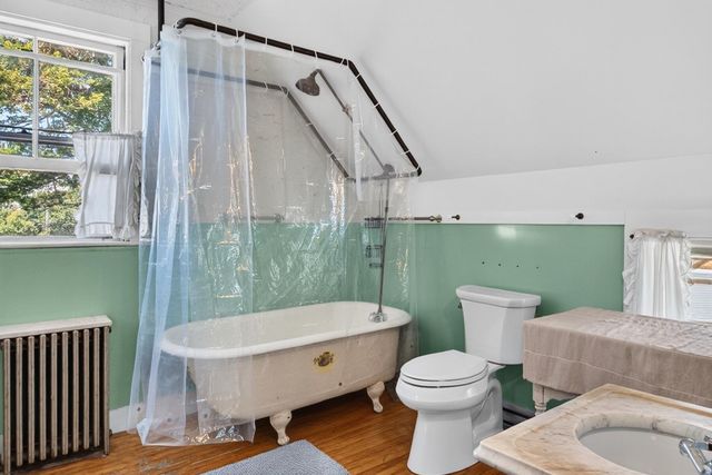 62 School Street, Woods Hole, MA 02543