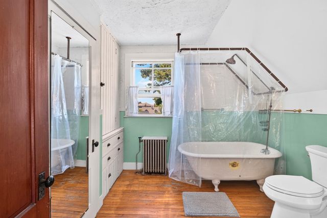 62 School Street, Woods Hole, MA 02543