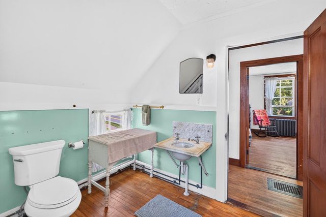 62 School Street, Woods Hole, MA 02543