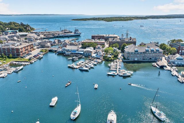 62 School Street, Woods Hole, MA 02543