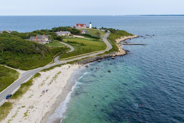 62 School Street, Woods Hole, MA 02543