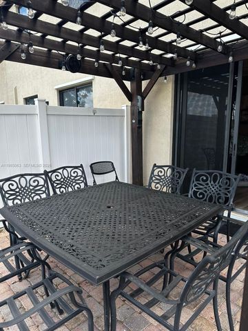 3397 W 94th Ter, Hialeah, FL 33018