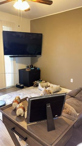 3397 W 94th Ter, Hialeah, FL 33018