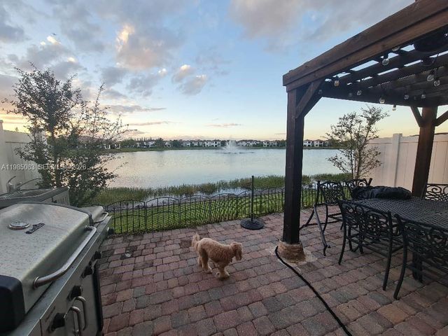 3397 W 94th Ter, Hialeah, FL 33018