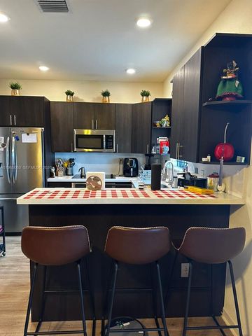 3397 W 94th Ter, Hialeah, FL 33018