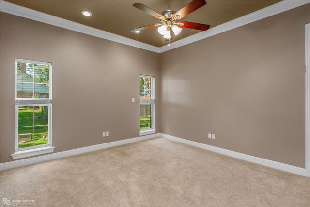 5814 Caspiana Lane, Bossier City, LA 71112
