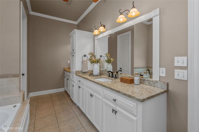 5814 Caspiana Lane, Bossier City, LA 71112