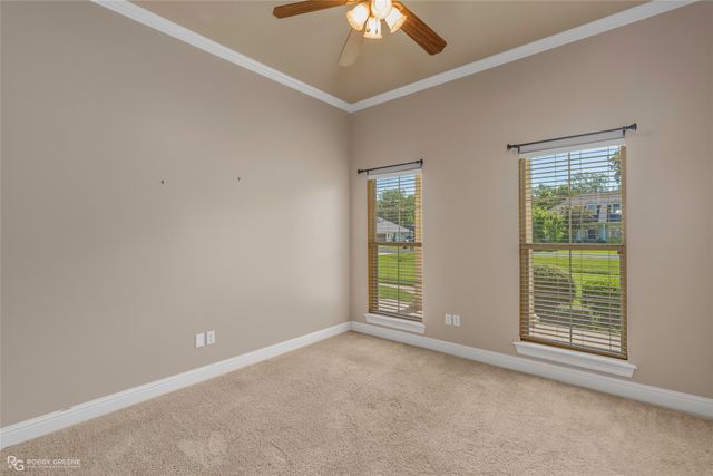 5814 Caspiana Lane, Bossier City, LA 71112
