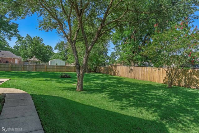 5814 Caspiana Lane, Bossier City, LA 71112