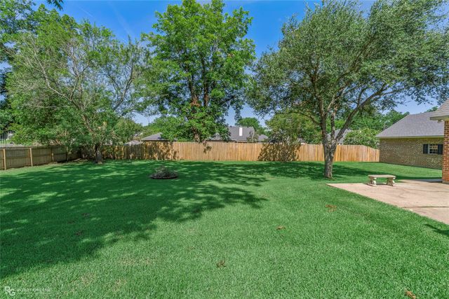 5814 Caspiana Lane, Bossier City, LA 71112
