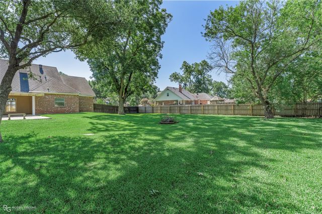 5814 Caspiana Lane, Bossier City, LA 71112