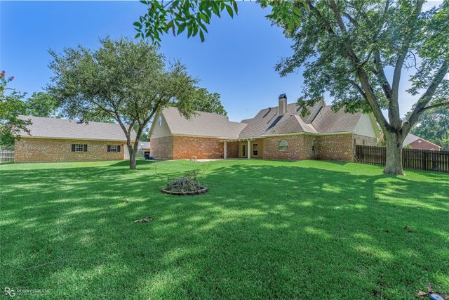 5814 Caspiana Lane, Bossier City, LA 71112