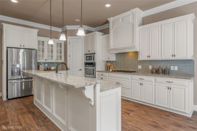 5814 Caspiana Lane, Bossier City, LA 71112