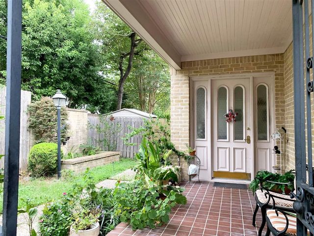 5610 Woodway Drive, Houston, TX 77056