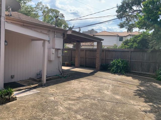 5610 Woodway Drive, Houston, TX 77056