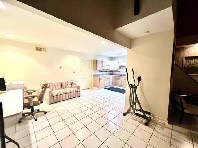 5610 Woodway Drive, Houston, TX 77056