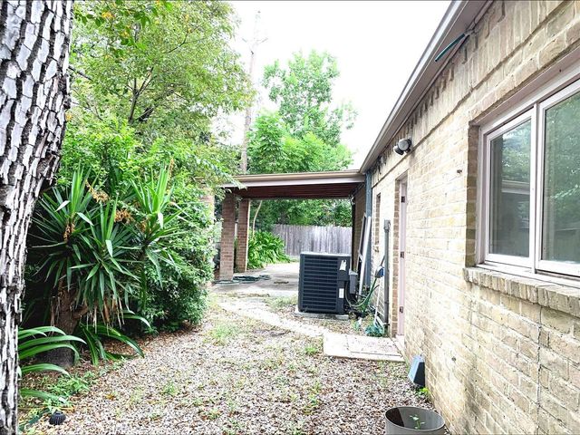 5610 Woodway Drive, Houston, TX 77056