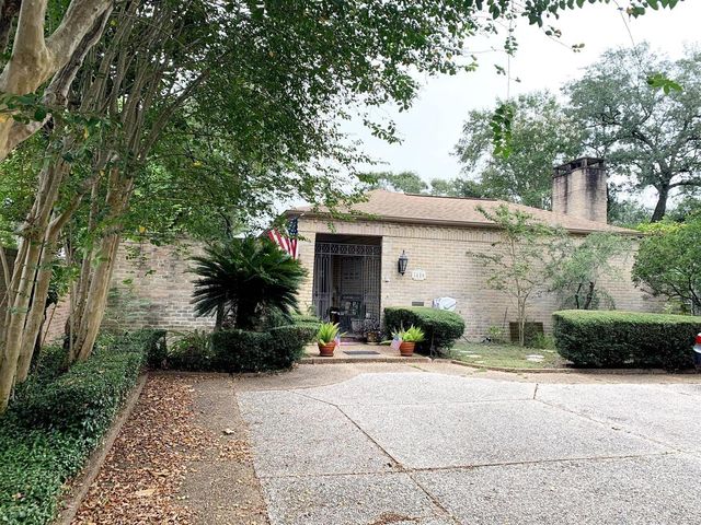 5610 Woodway Drive, Houston, TX 77056