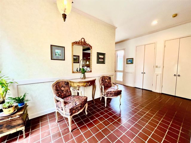 5610 Woodway Drive, Houston, TX 77056
