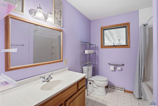 4719 WINDSOR DR, Rapid City, SD 57702