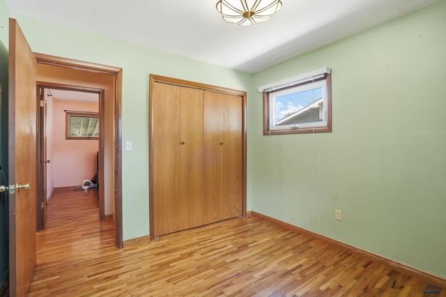 4719 WINDSOR DR, Rapid City, SD 57702