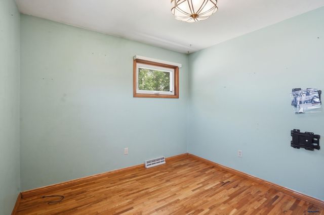 4719 WINDSOR DR, Rapid City, SD 57702