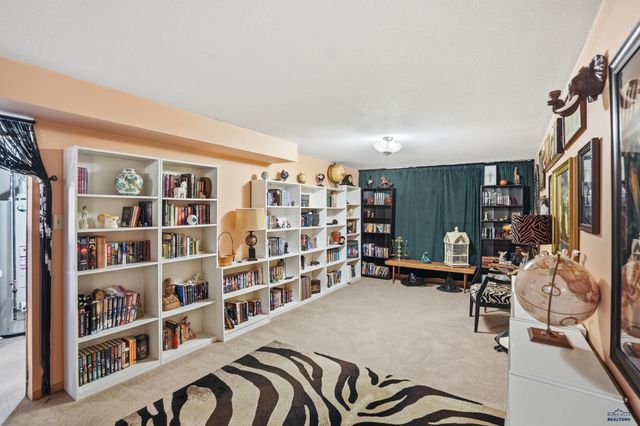 4719 WINDSOR DR, Rapid City, SD 57702