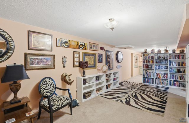 4719 WINDSOR DR, Rapid City, SD 57702