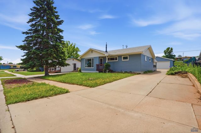 4719 WINDSOR DR, Rapid City, SD 57702
