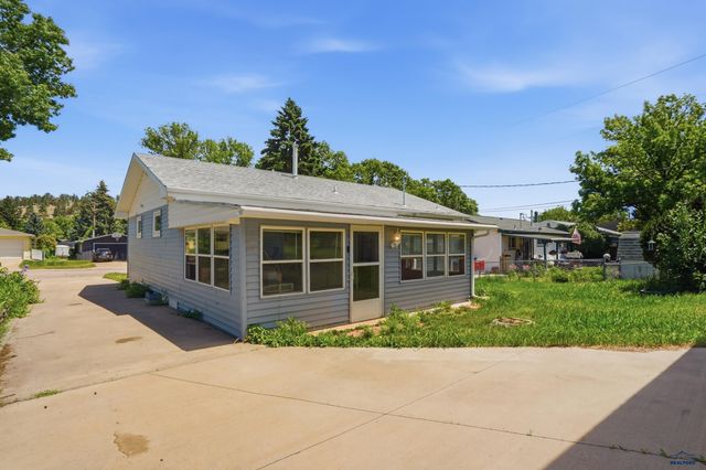 4719 WINDSOR DR, Rapid City, SD 57702