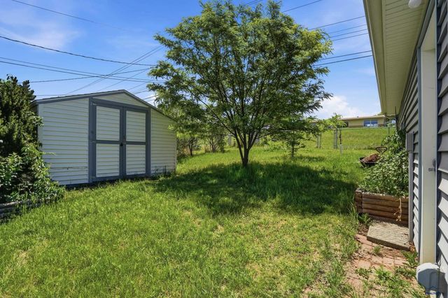 4719 WINDSOR DR, Rapid City, SD 57702
