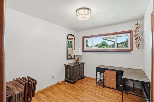 4719 WINDSOR DR, Rapid City, SD 57702
