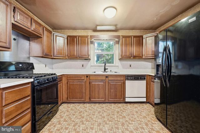 125 ASHURST LN, Mount Holly, NJ 08060