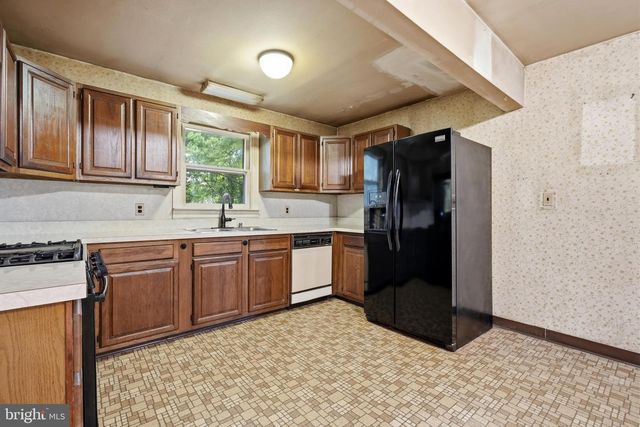 125 ASHURST LN, Mount Holly, NJ 08060