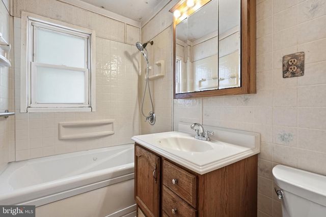 125 ASHURST LN, Mount Holly, NJ 08060