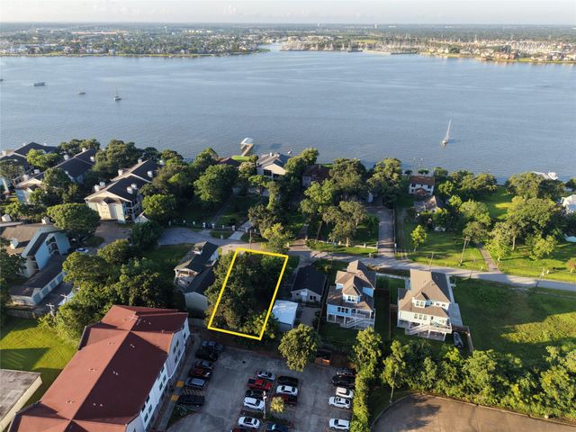 2914 Seargent Street, Seabrook, TX 77586