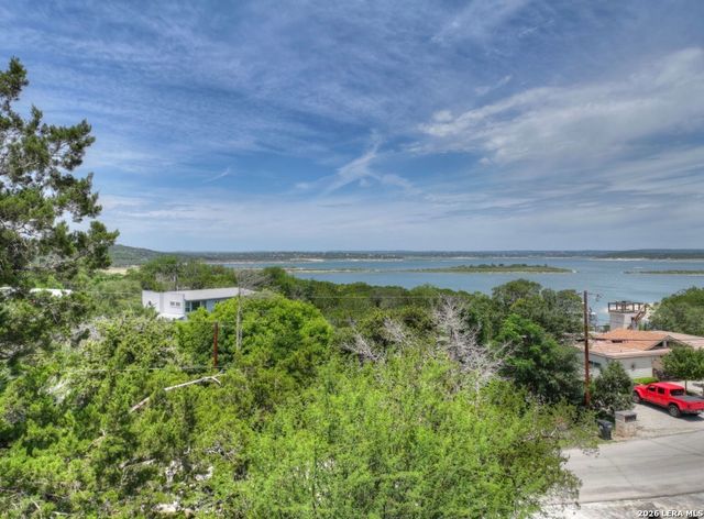 562 Cindy Dr., Canyon Lake, TX 78133