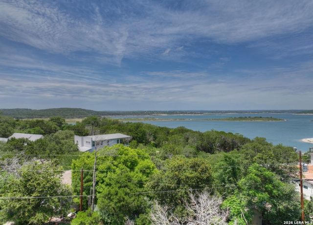 562 Cindy Dr., Canyon Lake, TX 78133